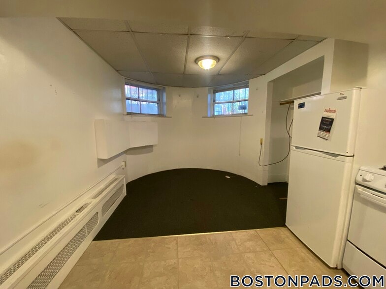 Building Photo - 503 Beacon St