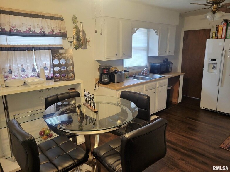 Building Photo - 1217 E Forrest Hill Ave