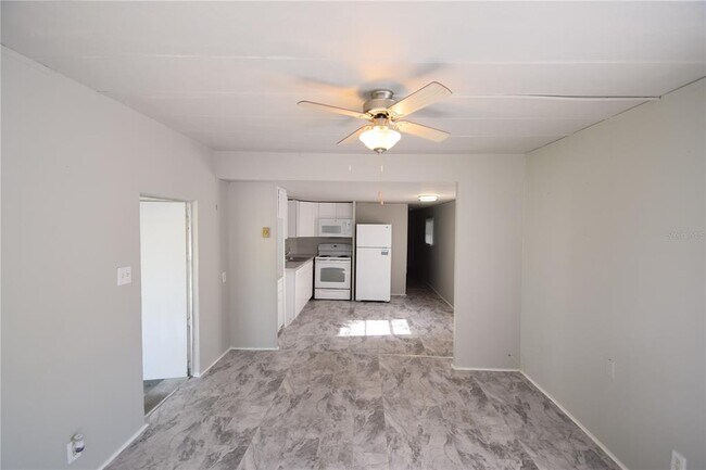 Building Photo - 3310 Peachtree Hill Rd