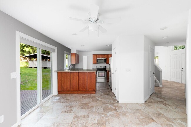 Building Photo - 50% Off First Month's Rent for March Move In! Beautiful 4 Bedroom 3 Bath Issaquah Home on Large P...