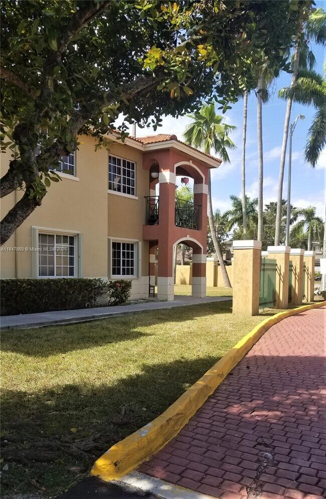 Building Photo - 15250 SW 134th Pl