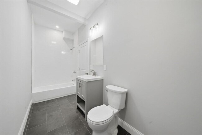 Building Photo - 1 Clough St