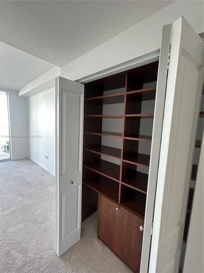 Building Photo - 480 Hibiscus St