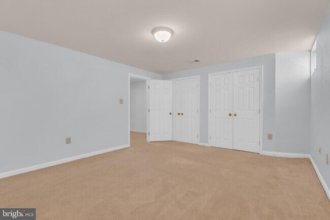 Building Photo - 13072 Autumn Willow Dr