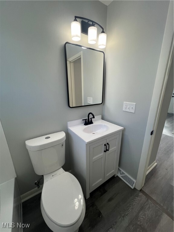 Building Photo - 2557 Edwin Ave