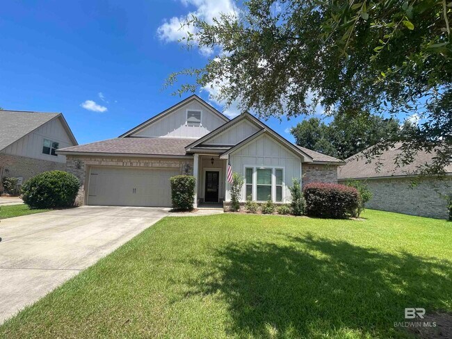 Primary Photo - 253 Hawthorne Cir