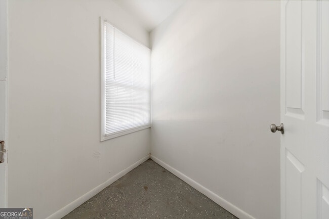 Building Photo - 46 Le Parc Fontaine