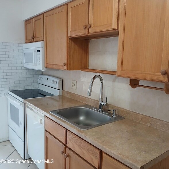 Building Photo - 250 N Banana River Dr