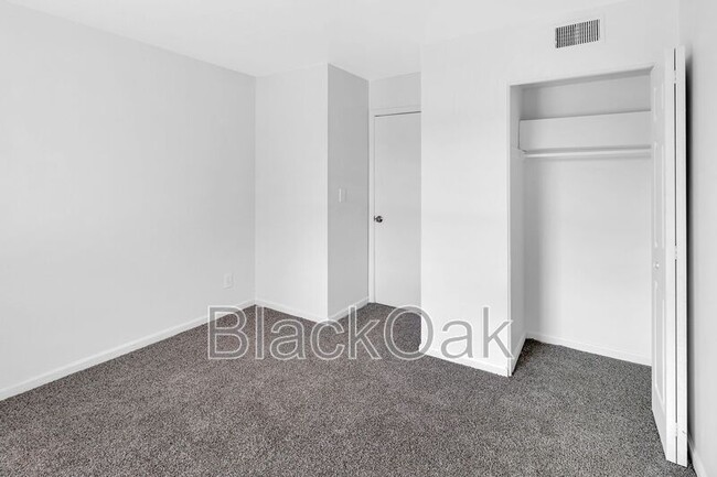Building Photo - 7609 Garrison Rd