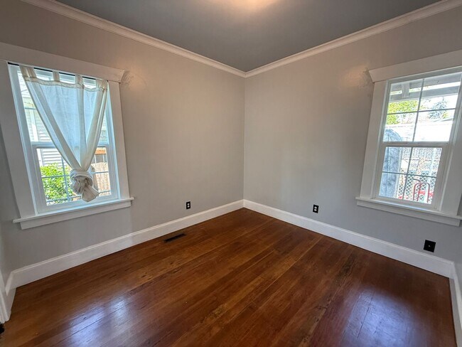 Building Photo - Remodeled 3 Bed 2 Bath Spokane Home w/ Large Fully-Fenced Yard + Huge Chicken Coop/Run & Garden!
