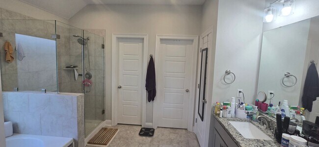 Building Photo - Waterford Bend Subdivision (3 Bedroom 2 Bathroom)