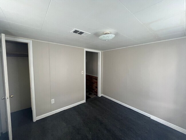 Building Photo - 1105 Lingo Rd
