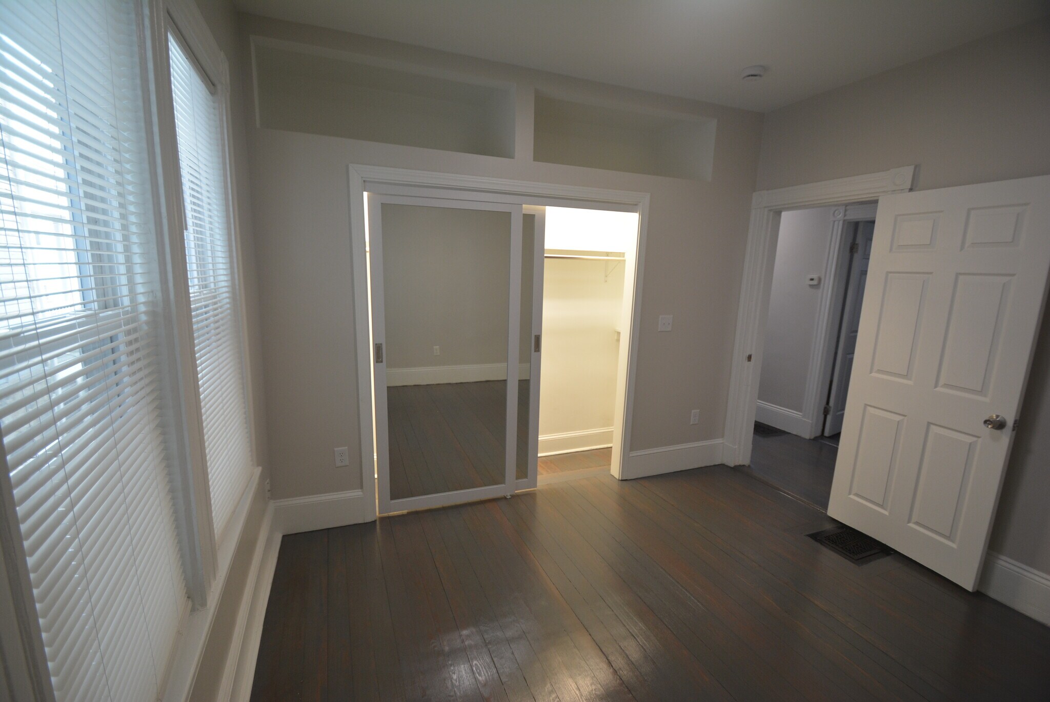 Building Photo - 31 Claybourne St