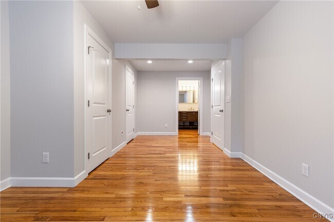 Building Photo - 115 Tarlton Rd