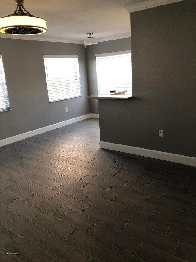 Building Photo - 420 Monroe Ave