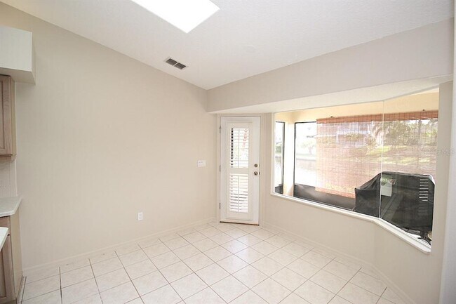 Building Photo - 20 Clarendon Ct N