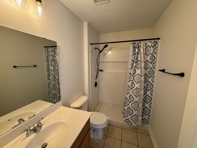 Building Photo - Nice 3 bedroom 2 bathroom home in Bryant