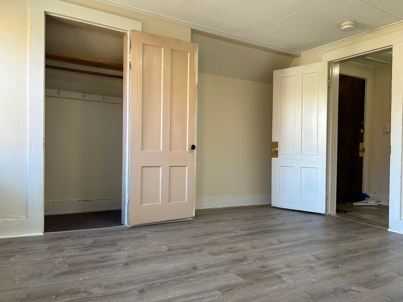 Bedroom - 201 Roxbury St