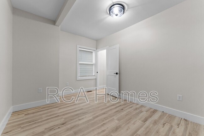 Building Photo - 37 N Walcott St