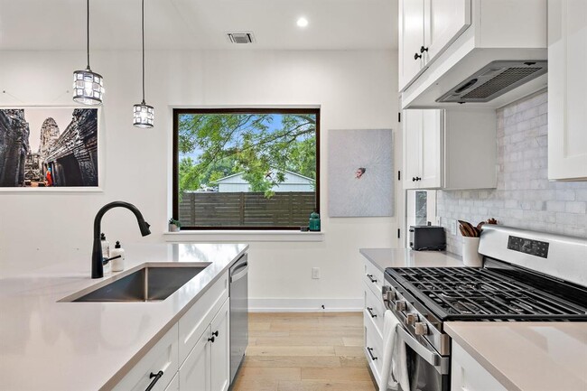 Building Photo - 2301 Bendridge Trail