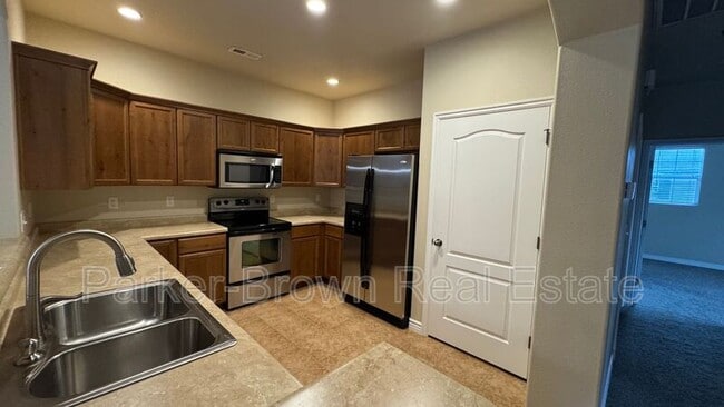 Building Photo - 61 S Clayton Ct