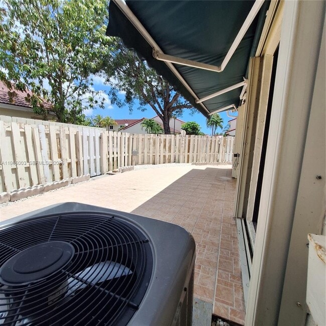 Building Photo - 3214 San Remo Cir