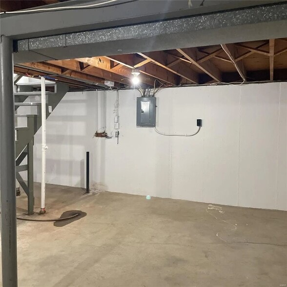 Building Photo - 12370 Pinta Dr