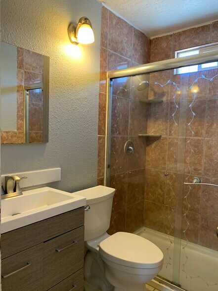Building Photo - 1511 Mt Everest Ct
