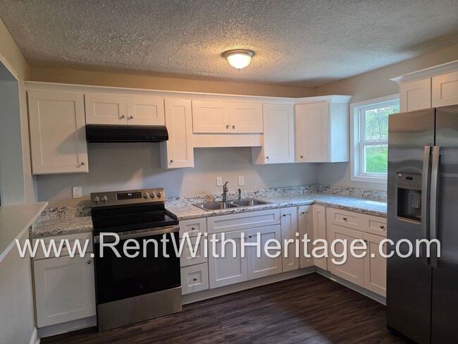 Building Photo - Awesome 3 bd/ 1.5 Bath Brick Front Ranch / No Steps / Totally Renovated / Great Location