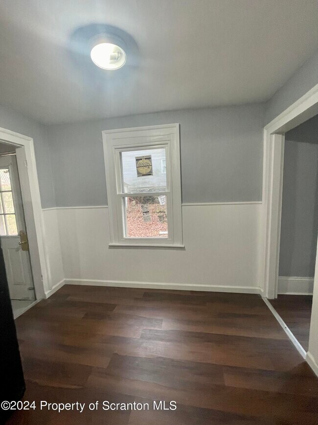 Building Photo - 112 Salem Ave