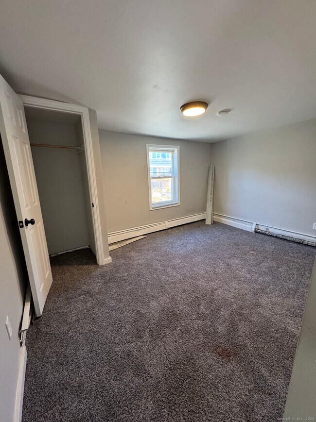 Building Photo - 192 Shaw St