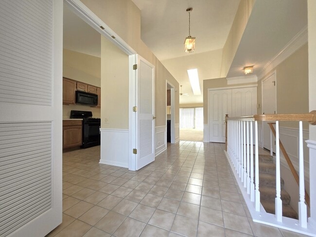 Building Photo - 713 Alsace Ct