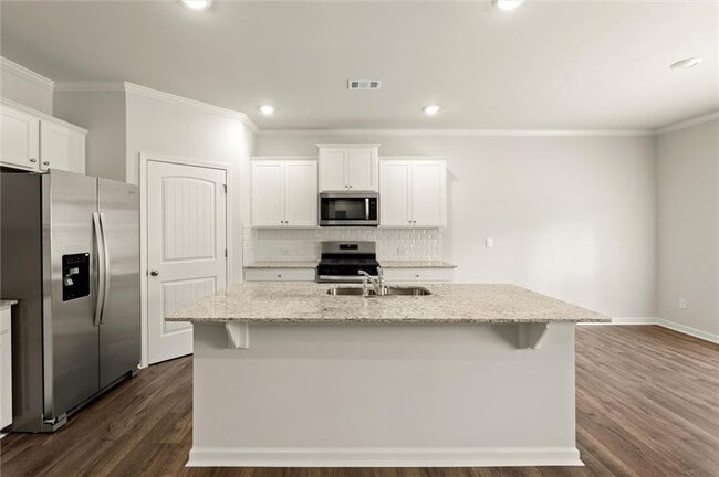 Building Photo - 127 Landsdowne Way SE