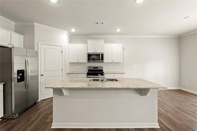 Building Photo - 348 Belmont Dr