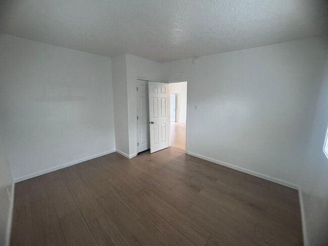 Building Photo - New Flooring & Paint!