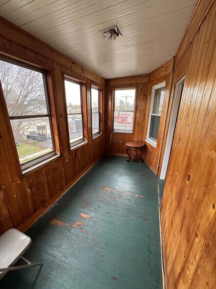 Building Photo - 18 Derby St