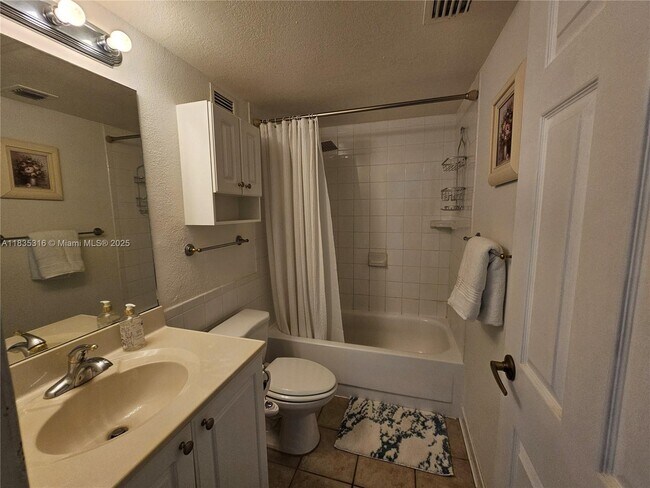 Building Photo - 2501 S Ocean Dr