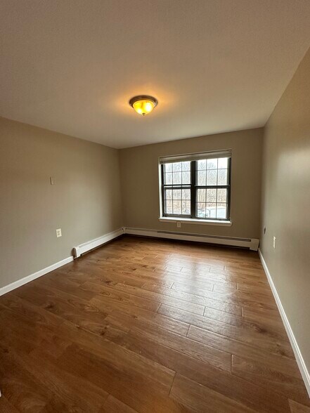 Building Photo - 746 Highland Ave