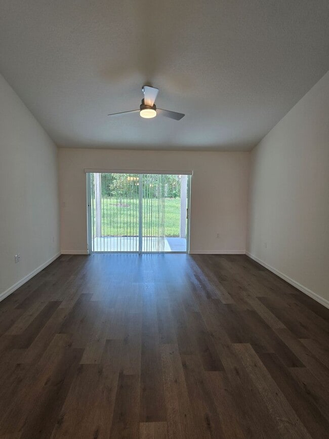 Building Photo - Brand New Home!