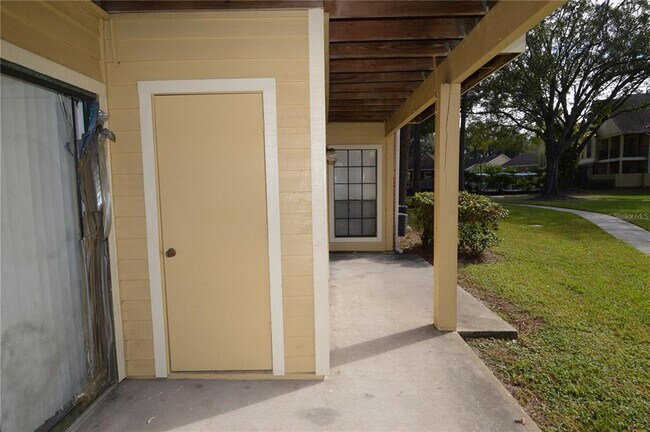 Building Photo - 8635 Mallard Reserve Dr