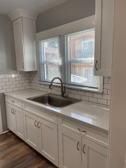 Building Photo - 2510 Elsinore St