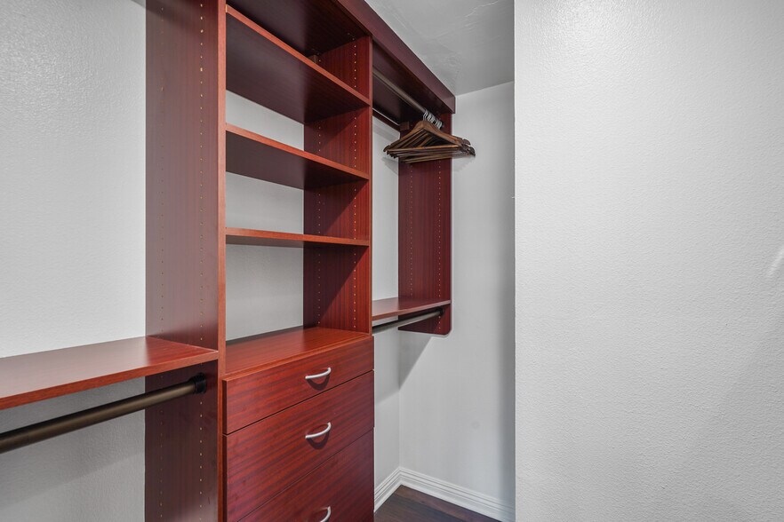 Building Photo - 4633 Marine Ave