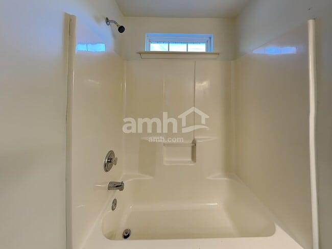 Building Photo - 15516 Crossing Gate Dr