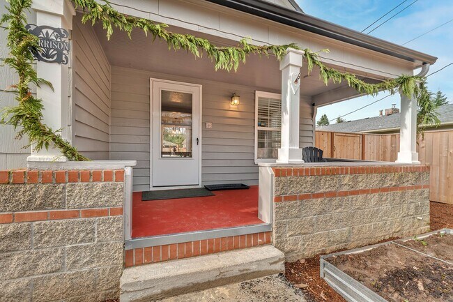Building Photo - Charming Hillsboro Bungalow with RV Parking & Modern Upgrades!