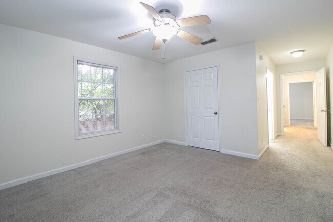 Building Photo - 299 Raleigh Dr