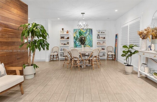 Building Photo - 1444 Mendavia Ave