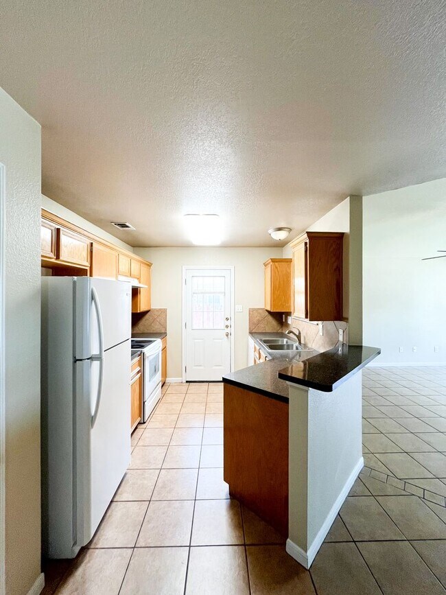 Building Photo - 1111 Nicholas Cir