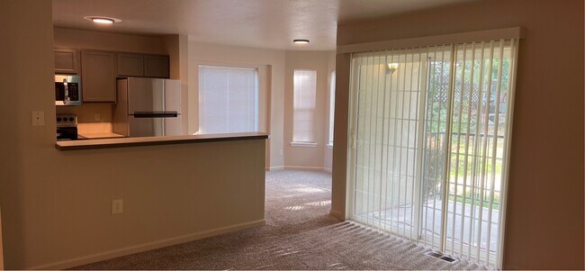 Building Photo - 10066 W Garverdale Ln