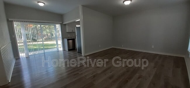 Building Photo - 6110 Perrine Dr