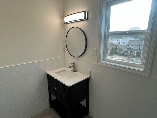 Building Photo - 4500 Kings Lake Dr